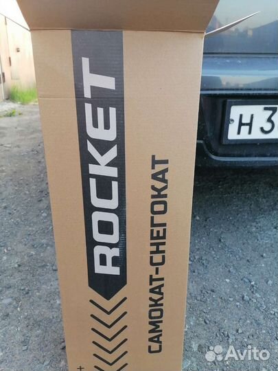 Самокат снегокат новый, в наличии 2 штуки