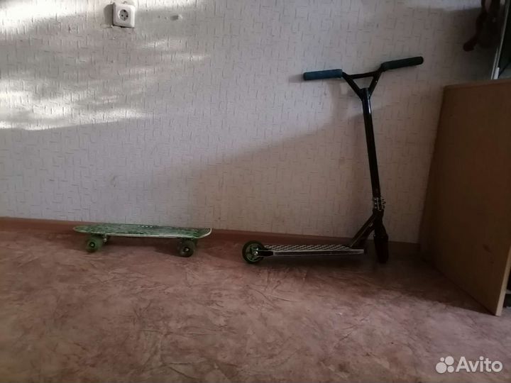 Трюковой самокат и пенеборд