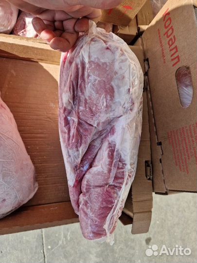 Окорок свиной замороженный