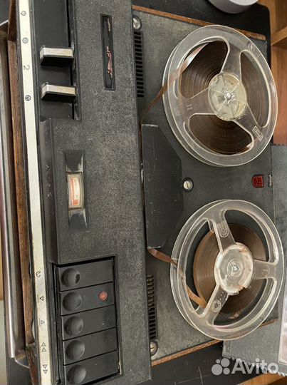Катушечный магнитофон