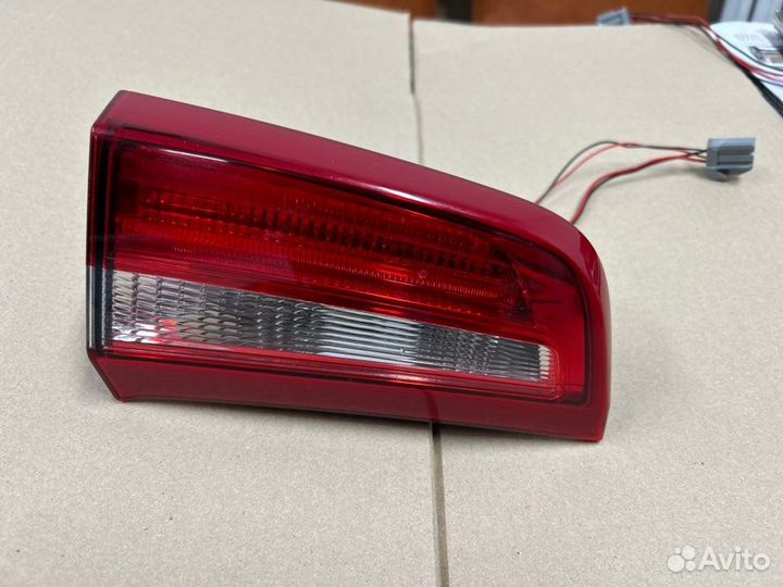 Фонарь в крышку багажника левый Volvo S 60 седан