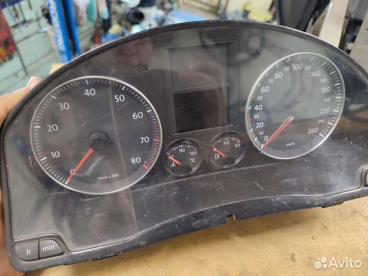 Приборная панель Volkswagen Jetta 5