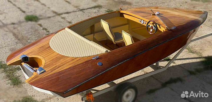 Спортивно-прогулочный катер 