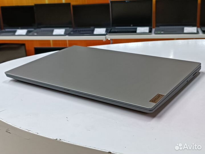 Ноутбук Lenovo 15.6''Core i3 1005g1 8Gb mx330 SSD
