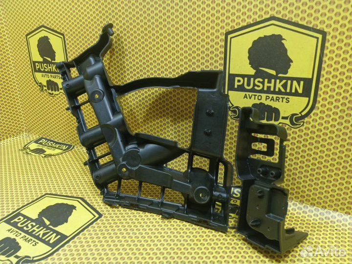 Кронштейн бампера задний левый Renault Espace JR