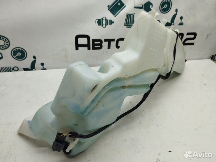 Бачок омывателя Ford Focus хэтчбек 2010