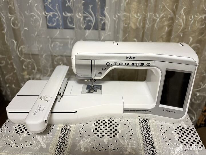 Швейно-вышивальная машина brother innov-'IS V5
