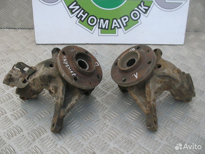 Кулак поворотный левый Peugeot Partner M49 1.4