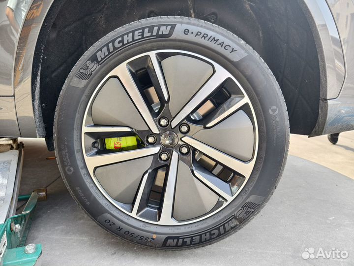 Алюминиевые накладки на суппорта Lixiang L7/L8