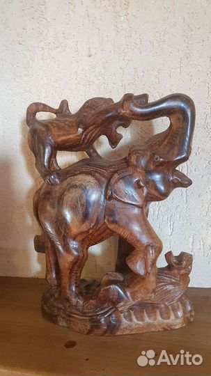 Статуэтка слон и львы дерево