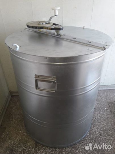 Продам трехрамочную оборотную медогонку