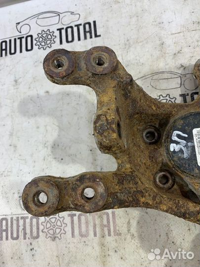 Кулак задний правый Kia Sportage SL G4KD 2011