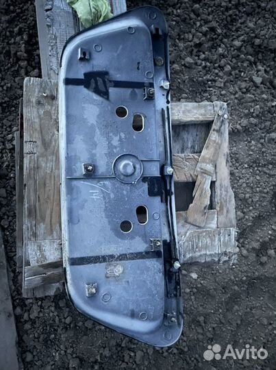 Задняя решетка на багажник lancer 9