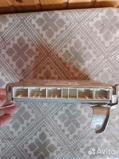 Блок управления двигателя эбу 2AZ-FE