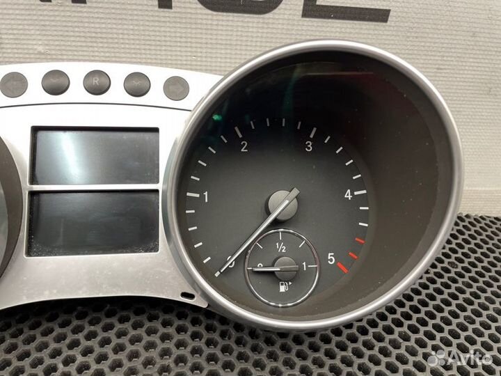 Панель приборов Mercedes-Benz Ml-Class W164