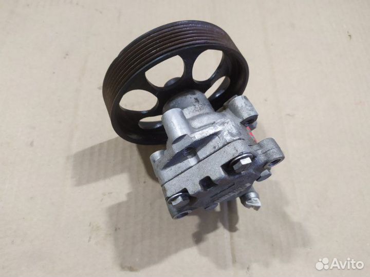 Насос гидроусилителя Nissan Terrano