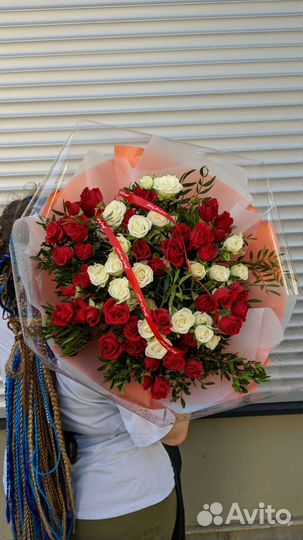 Букет из кустовых роз