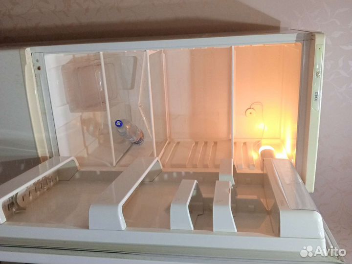 Холодильник stinol