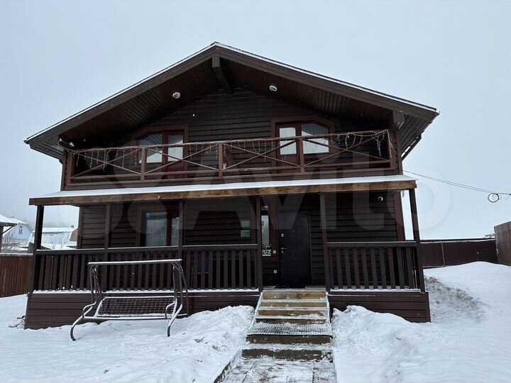 Дом 200 м² на участке 8 сот.