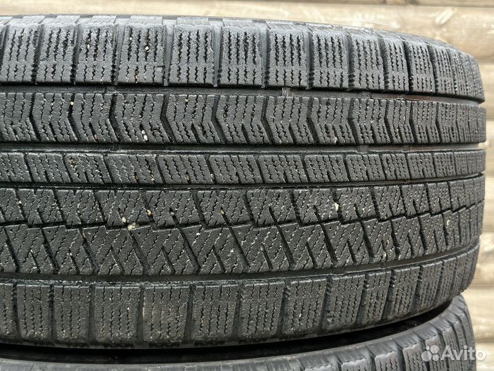 Bridgestone Blizzak VRX2 245/45 R17 99Q