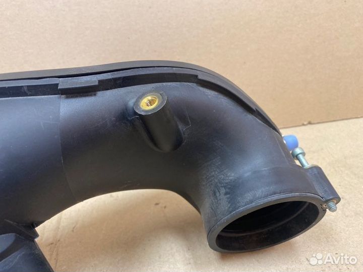 Резонатор воздушного фильтра Audi A4 B6 ASN 2004