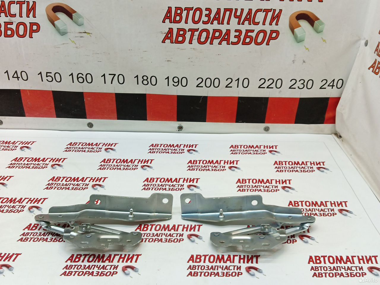 Петля капота Zeekr 001