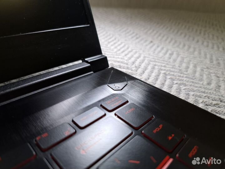 Игровой ноутбук MSI MS-16r4