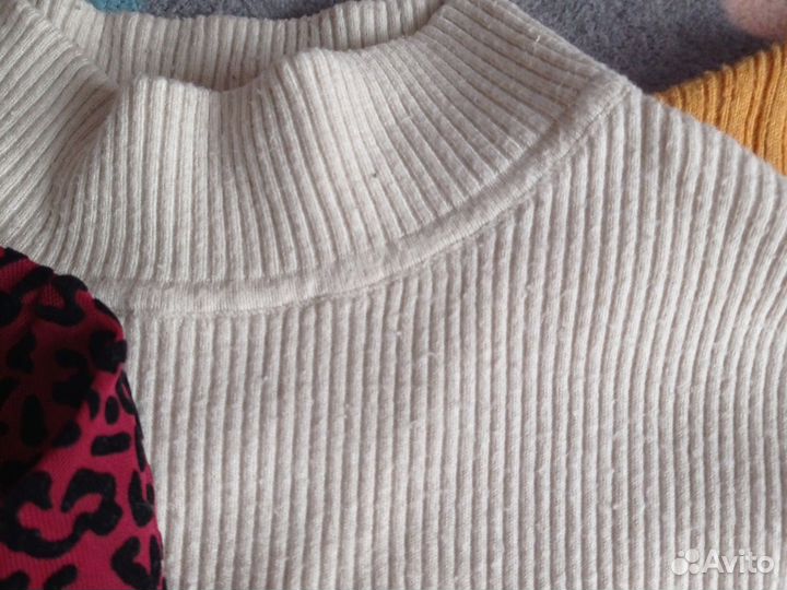 Водолазки 42-44 р