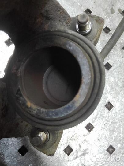 Суппорт передний левый Volkswagen Golf