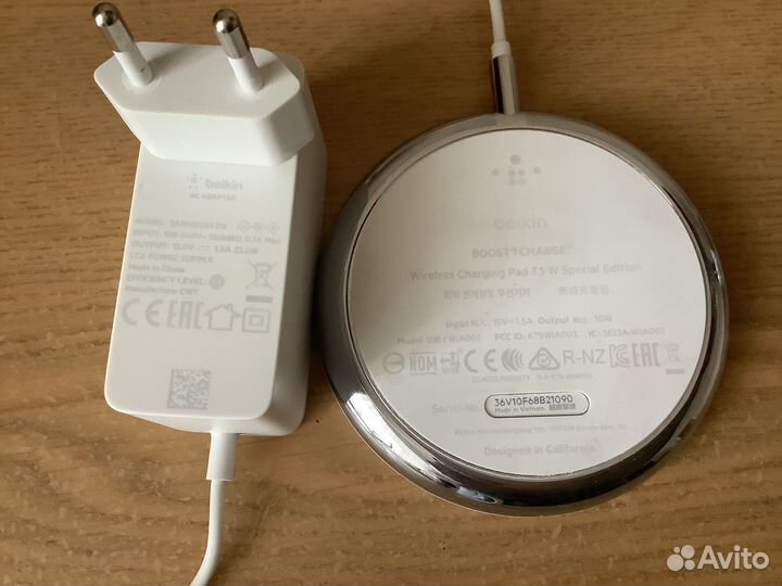 Беспроводное зарядное устройство Belkin