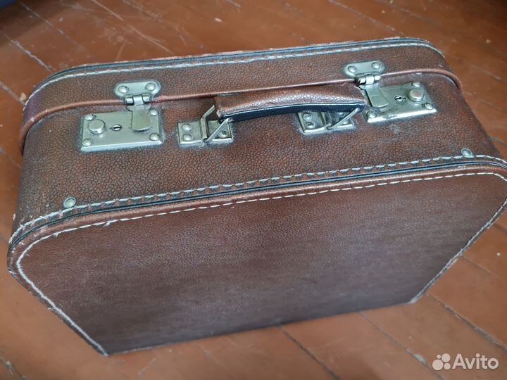 Швейная машинка Волга