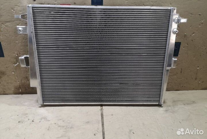 Радиатор двс Volkswagen toureg 2010 год