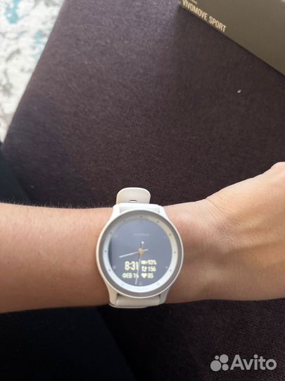 Часы garmin Vivomove Sport