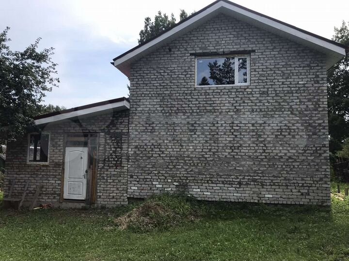 Дом 184,9 м² на участке 4 сот.