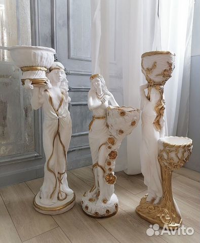 Статуи с кашпо