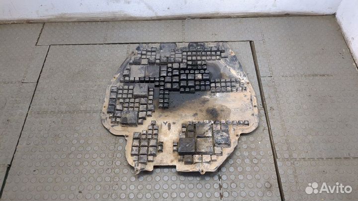 Защита моторного отсека Volkswagen Golf 4, 2001