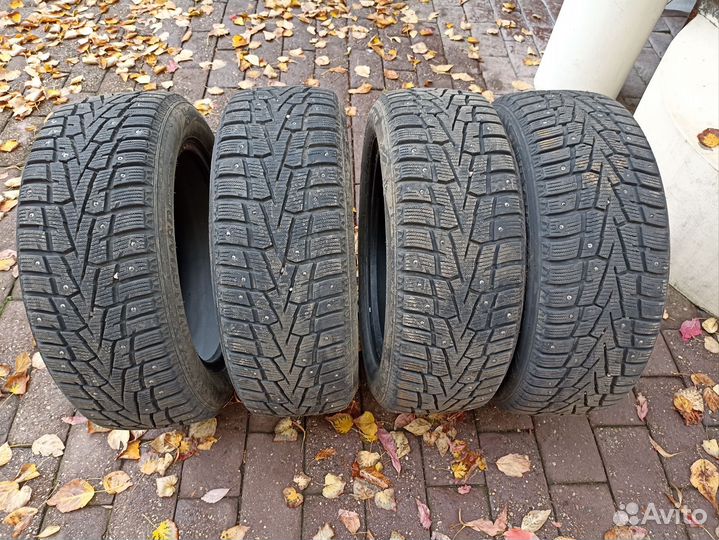 Roadstone Winguard Spike 205/55 R16