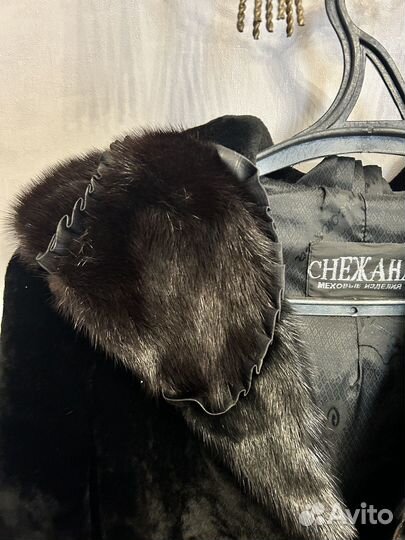 Шуба из мутона с норкой