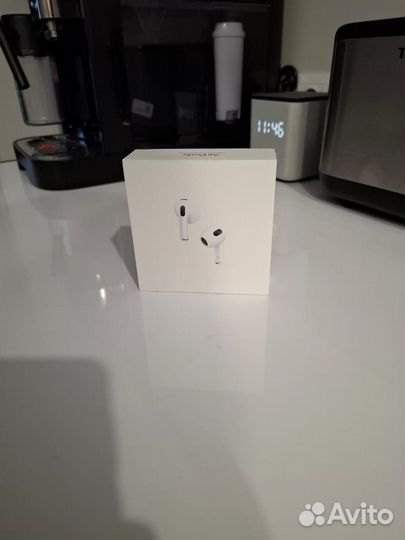 AirPods 3 lightning charging case