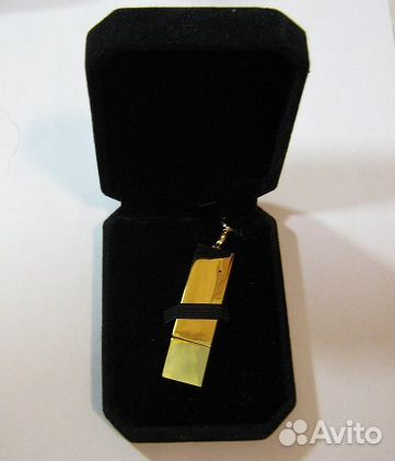 Золотая флэшка (4 gb) в подарочном футляре