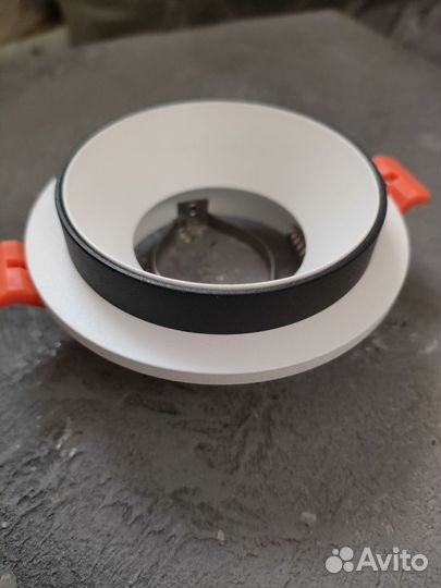 Светильник потолочный встраиваемый