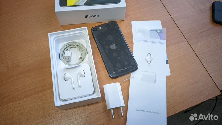 iPhone SE (2020), 64 ГБ