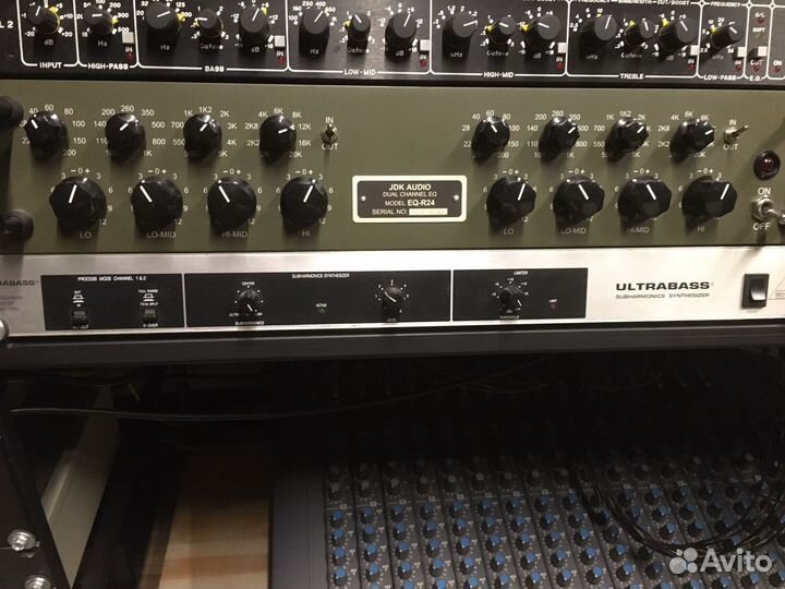 Behringer Ultrabass EX1000