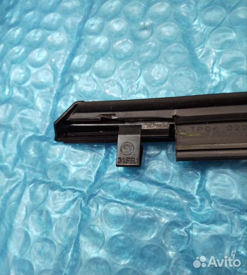 Молдинг стекла двери Toyota RAV4 50 перед правый