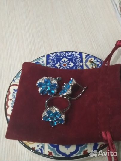 Женская одежда и аксессуары