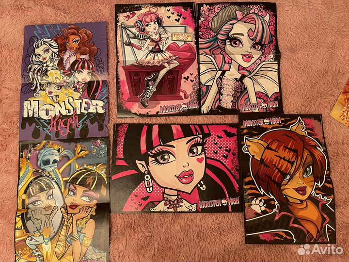 Плакаты из журналов Монстр Хай, лошадки