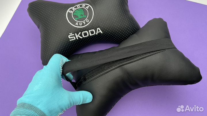 Подушки 2 шт в салон автомобиля Skoda эмблема Шкод