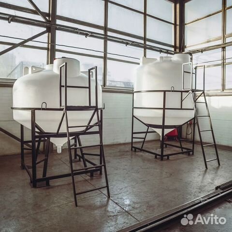 Емкость пластиковая конусная с полным сливом