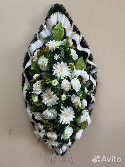 Ритуальные венки корзины и цветы