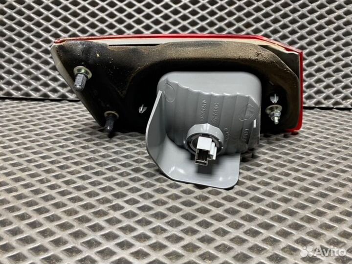 Фонарь в крышку багажника задний правый Honda